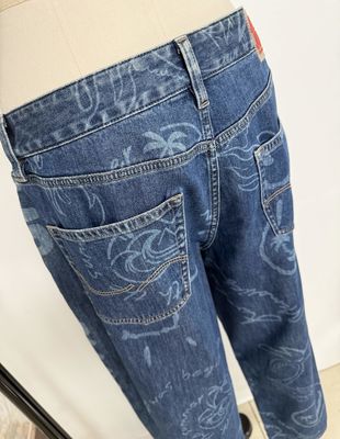 Jeans à jambe droite pour hommes Conception de poche arrière pratique et élégante
