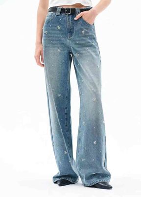 Jeans à haute taille et large jambe pour une silhouette classique et flatteuse