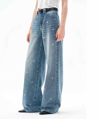 Jeans à haute taille et large jambe pour une silhouette classique et flatteuse