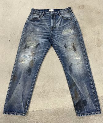 Des jeans vintage et élégants pour hommes pour un look classique.