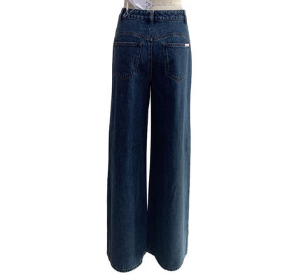 Jeans raides pour une taille flatteuse et défini