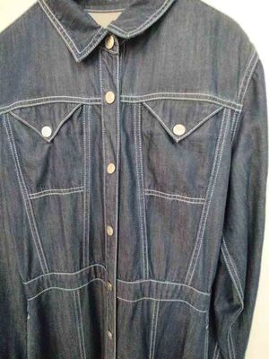 Excellente résistance à la couleur Rétrécissement minimal Robe en denim pour un usage durable