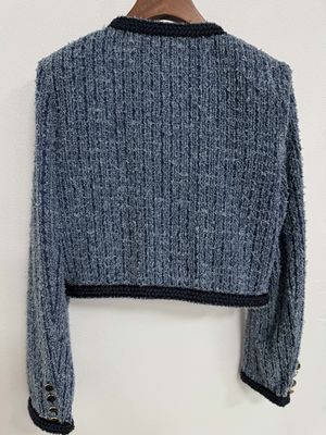 Un blazer en denim classique en forme de H pour une silhouette flatteuse