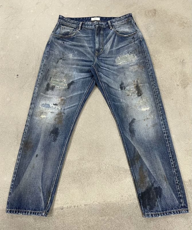Des jeans vintage et élégants pour hommes pour un look classique.